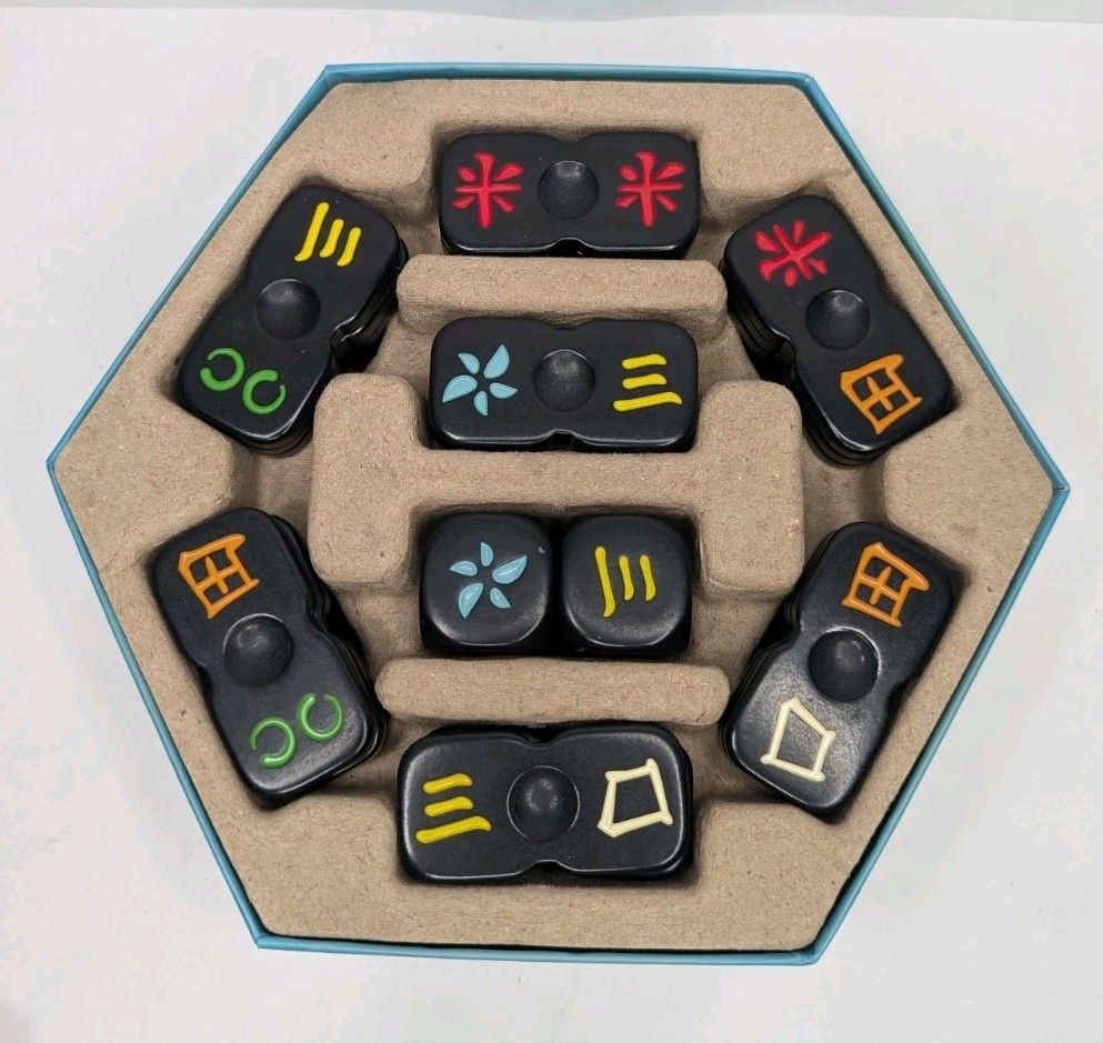 Cobra Paw Ninja Tile Game Bananagrams 2017 Complete / Clean