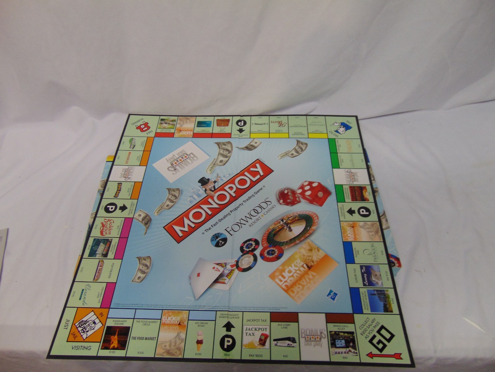 2011 Monopoly Foxwoods Casino edition Board game complete in box 6 tokens slot