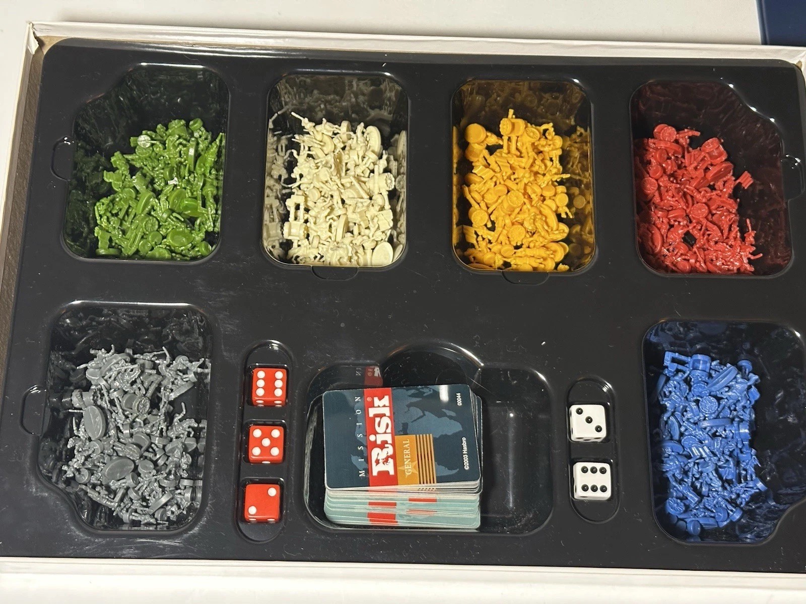 Risk The Game Of Global Domination 2003 Complete W Golden Token Great Condition
