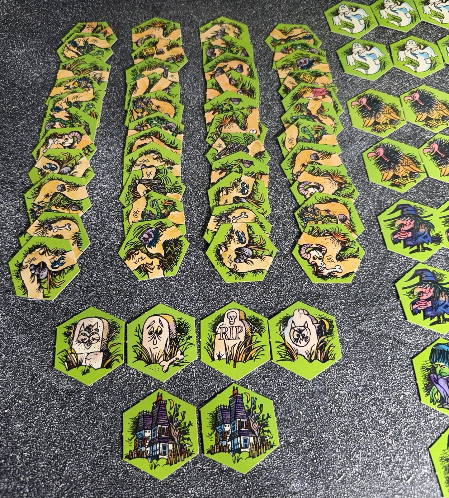 Vintage Whitman Trails to Tremble by – Scarey Crossroads Game – Complete 4702