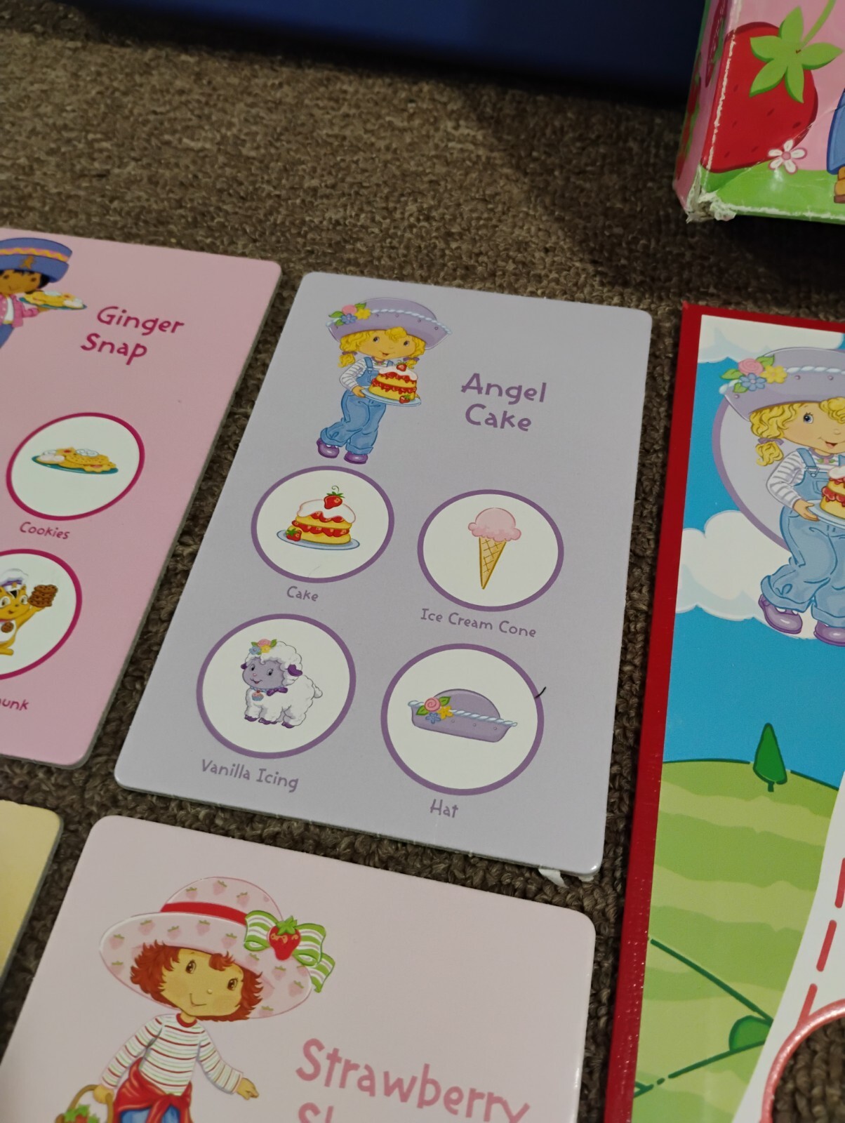 Vntg 2003 Strawberry Shortcake Strawberryland Berry Sweet Board Game Hide & Seek