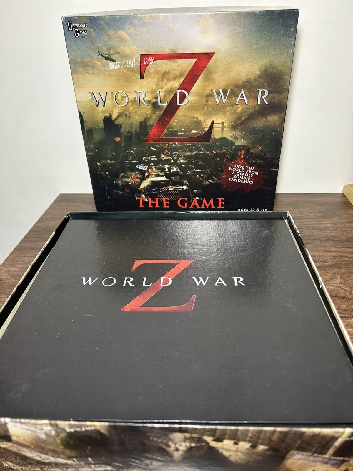 World War Z The Game Zombie Pandemic 2013 Paramount University Games Incomplete
