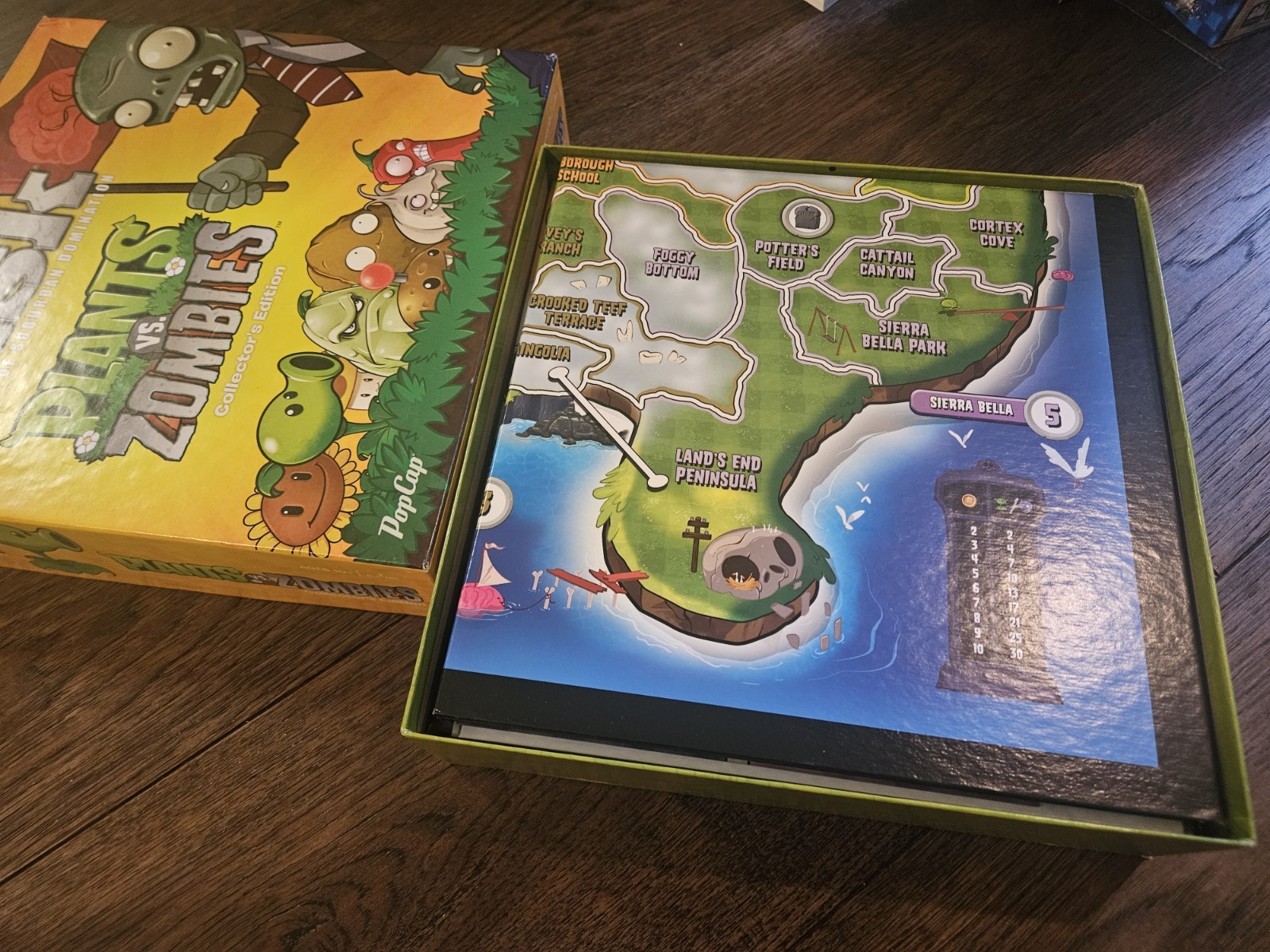 Risk Plants vs Zombies Board Game Collectors Edition 2013 Unpunched Open Box New