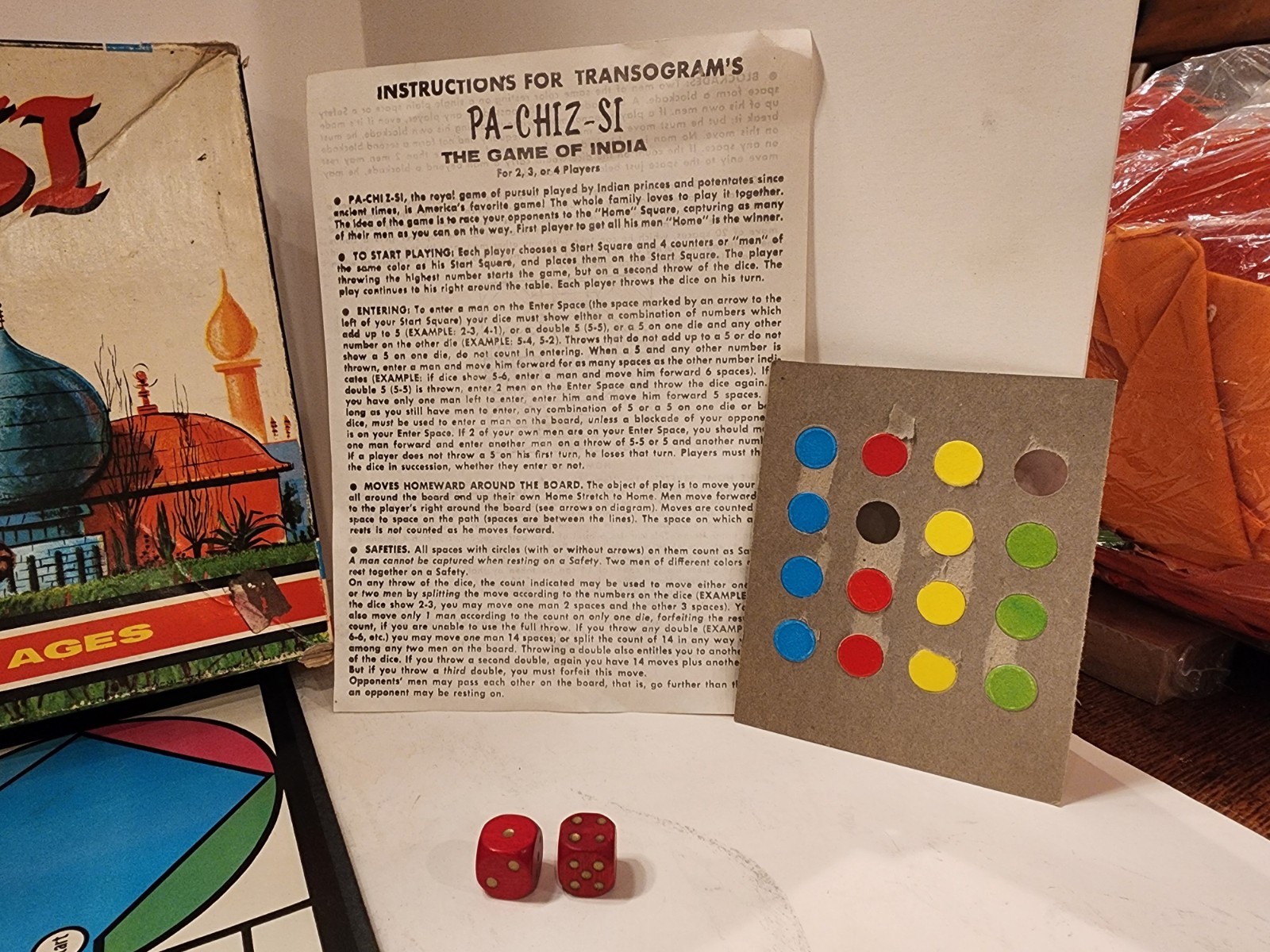 Vintage ” PA-CHIZ-SI” Board Game The Game of India Transogram Family Game