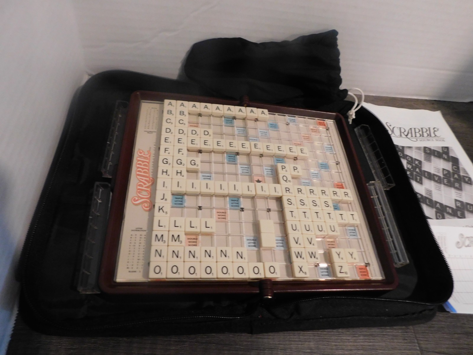 Scrabble Travel Folio Carrying Case Edition 2001 Hasbro Deluxe Zippered Case