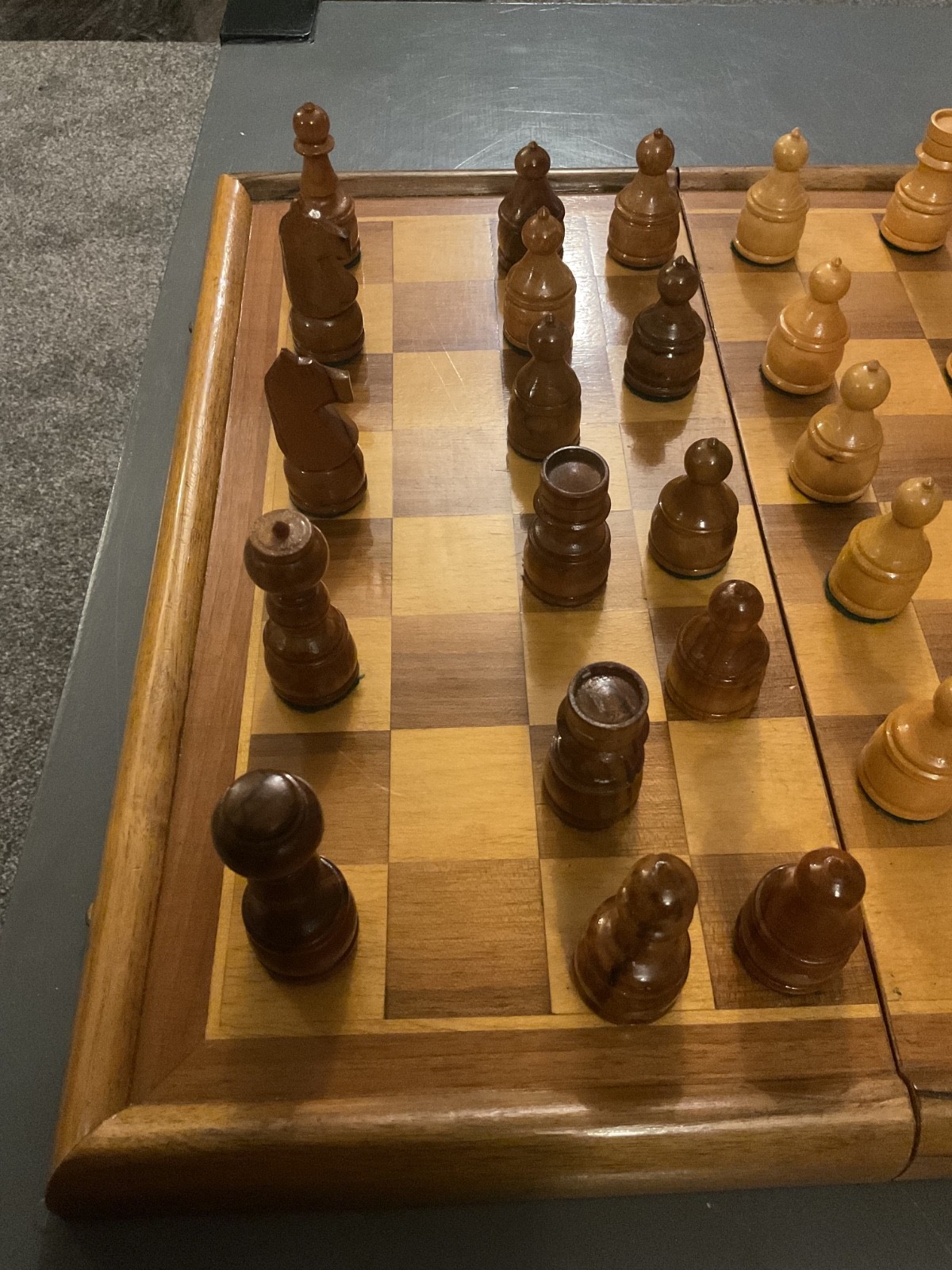 Vintage Chess Game Set YUGOSLAVIA in TRAVEL CASE Wooden Pieces Felt Buttons