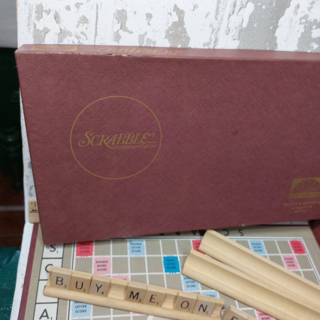 Selchow & Righter 1976 Vintage Scrabble Crossword Game Complete in Box