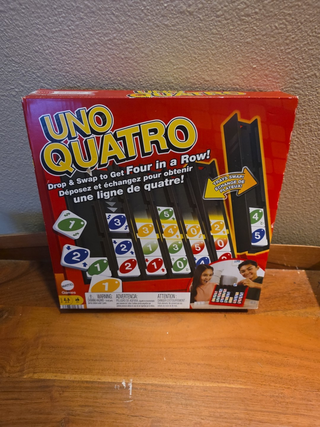 Mattel Games UNO Quatro Game with Colored Tiles & Plastic Grid for Family