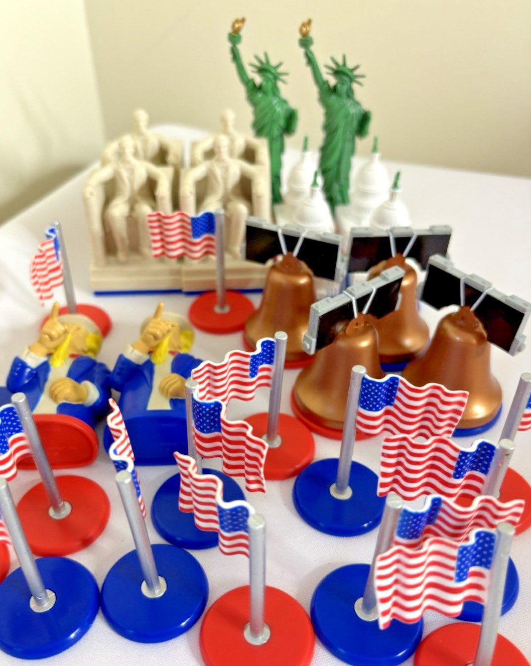 USA Chess Set Patriotic Game PIECES ONLY Flag Bell Lincoln Liberty America 250