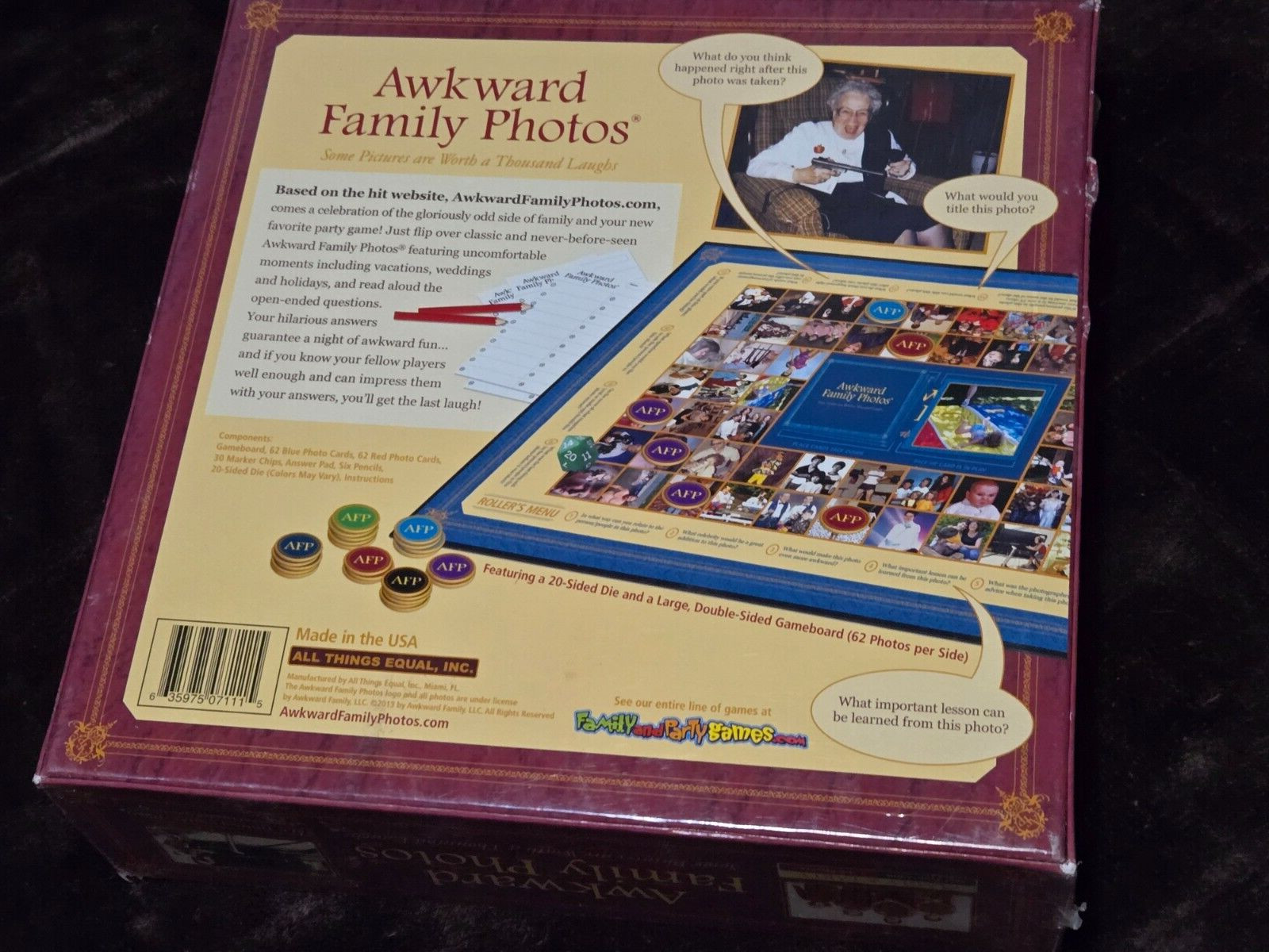 Awkward Family Photos Board Game Teen-Adult 4-6 Players Family and Party New