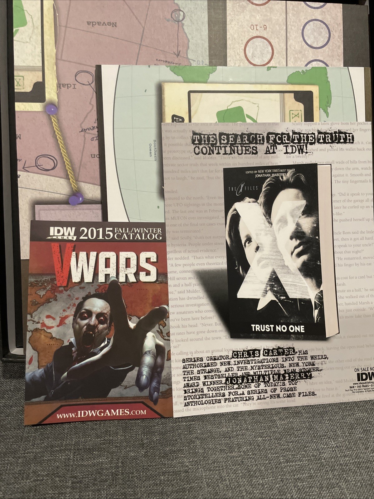 IDW Boardgame X-Files PLUS EXPANSION 2014 MINT