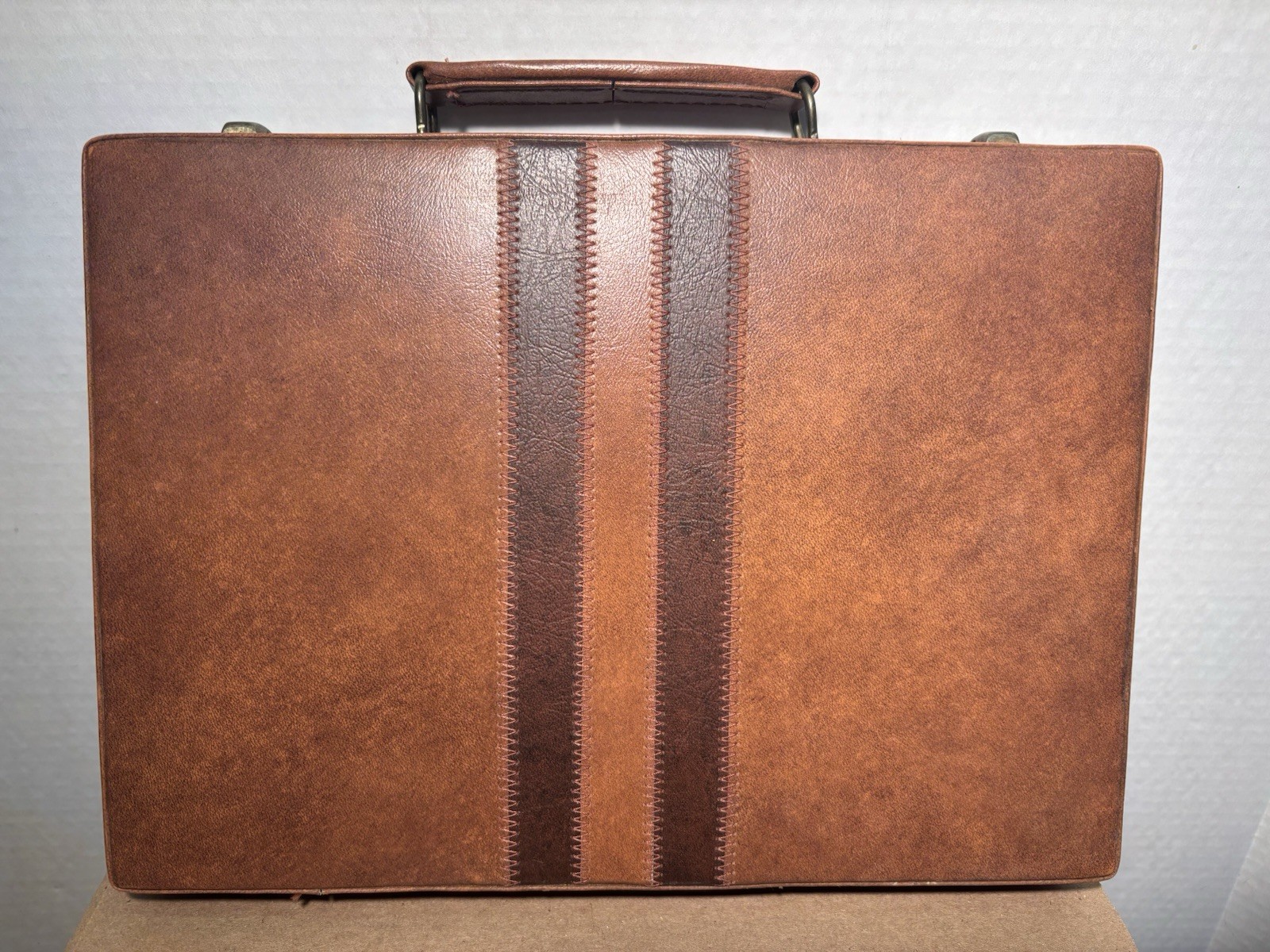 Vintage Backgammon Set in Leather Carrying Case, Unbranded – EUC