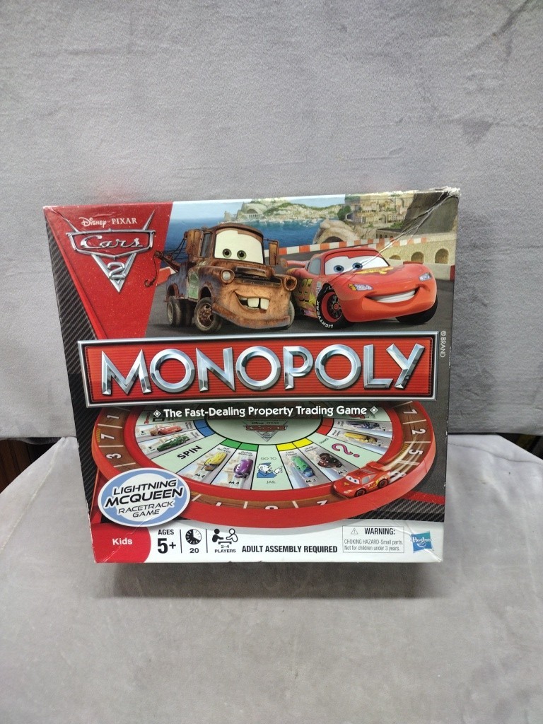 Hasbro Disney Pixar Cars 2 Monopoly Complete 2011 Lightning McQueen Racetrack