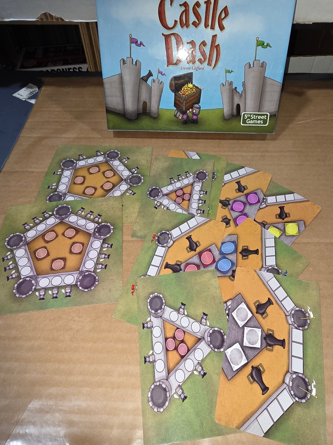 Castle Dash 5th Street Games Board Game 2-5 Players Fantasy Medieval