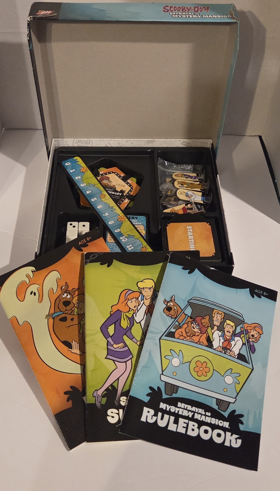 Avalon Hill Scooby-Doo Betrayal at Mystery Mansion Board Game Complete Family