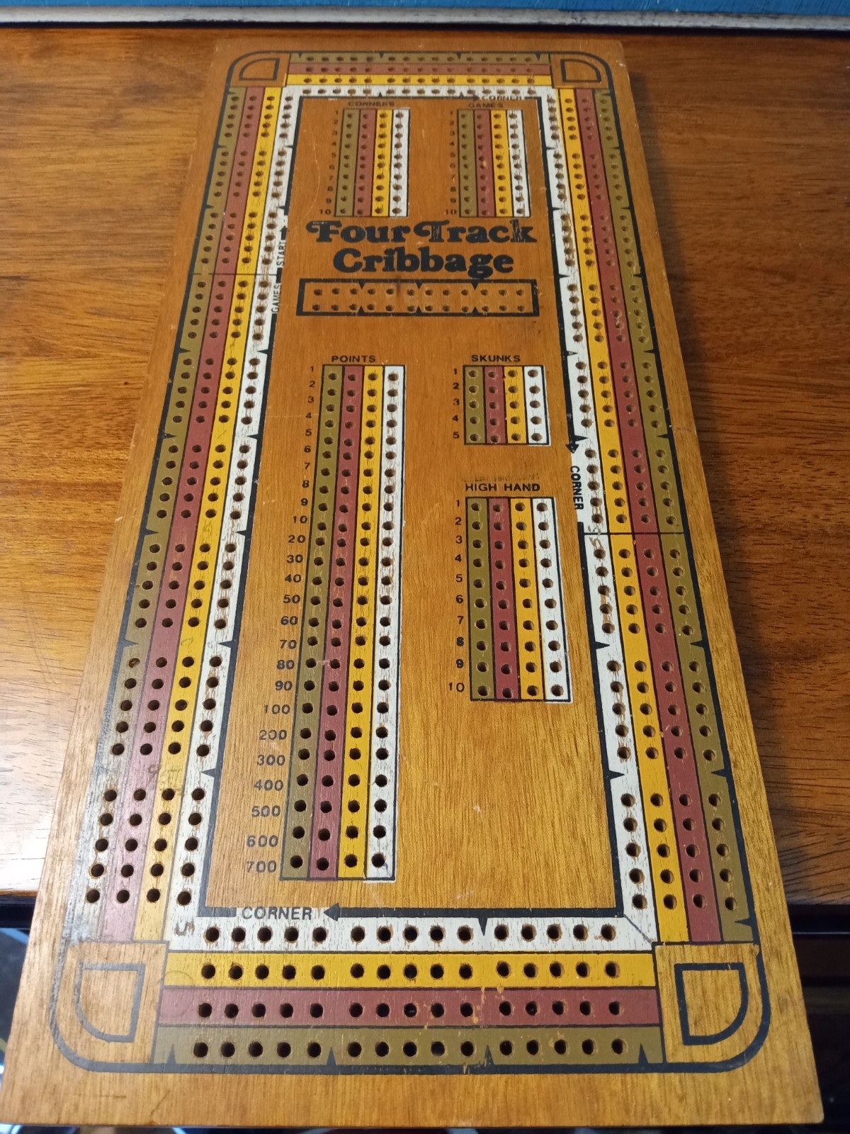 Four Track Cribbage Board With Metal Pegs And Multi Colour Board Collectable.