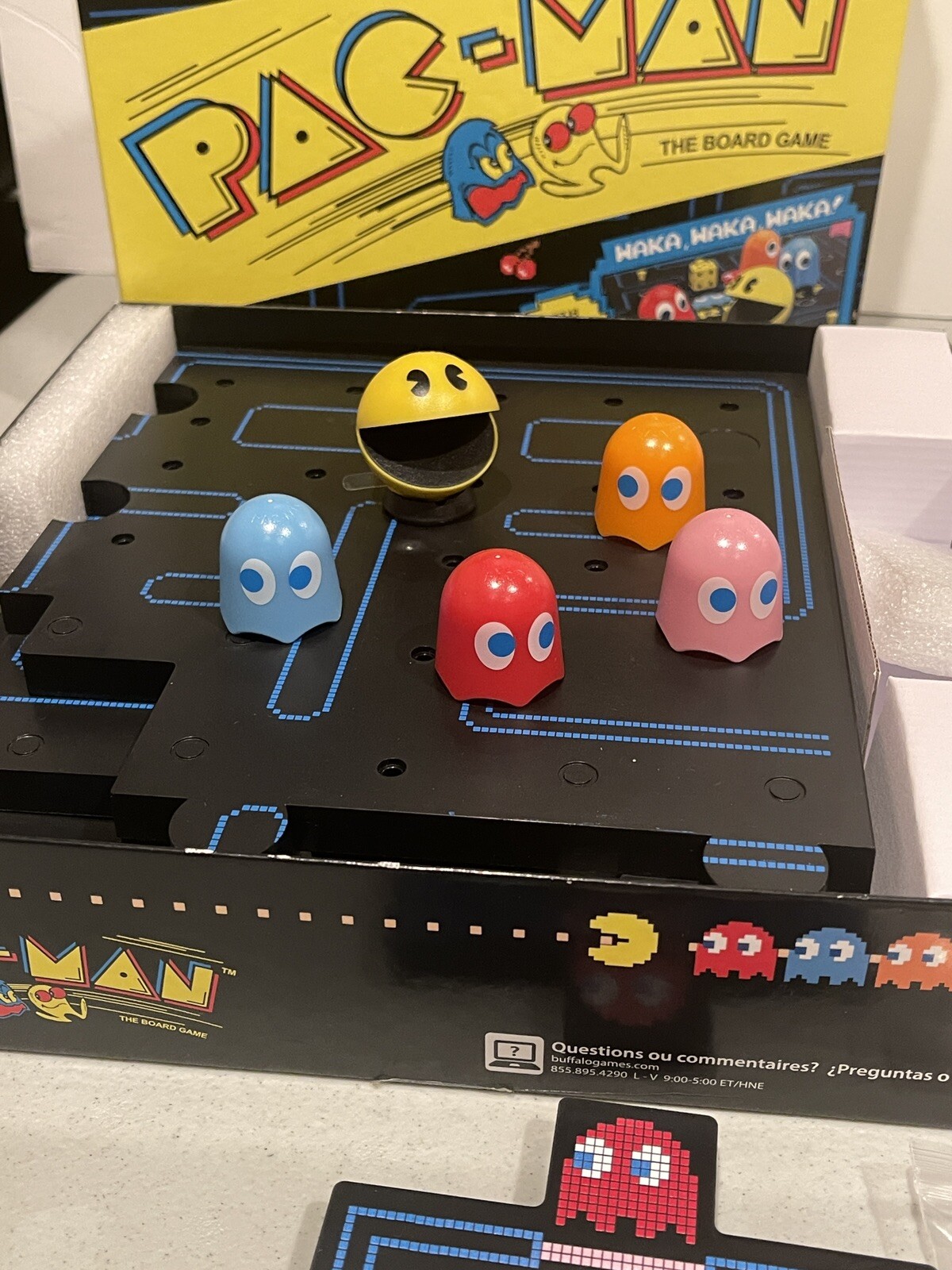Buffalo Games Pac-Man – The Board Game Authentic Arcade Sounds Waka Waka