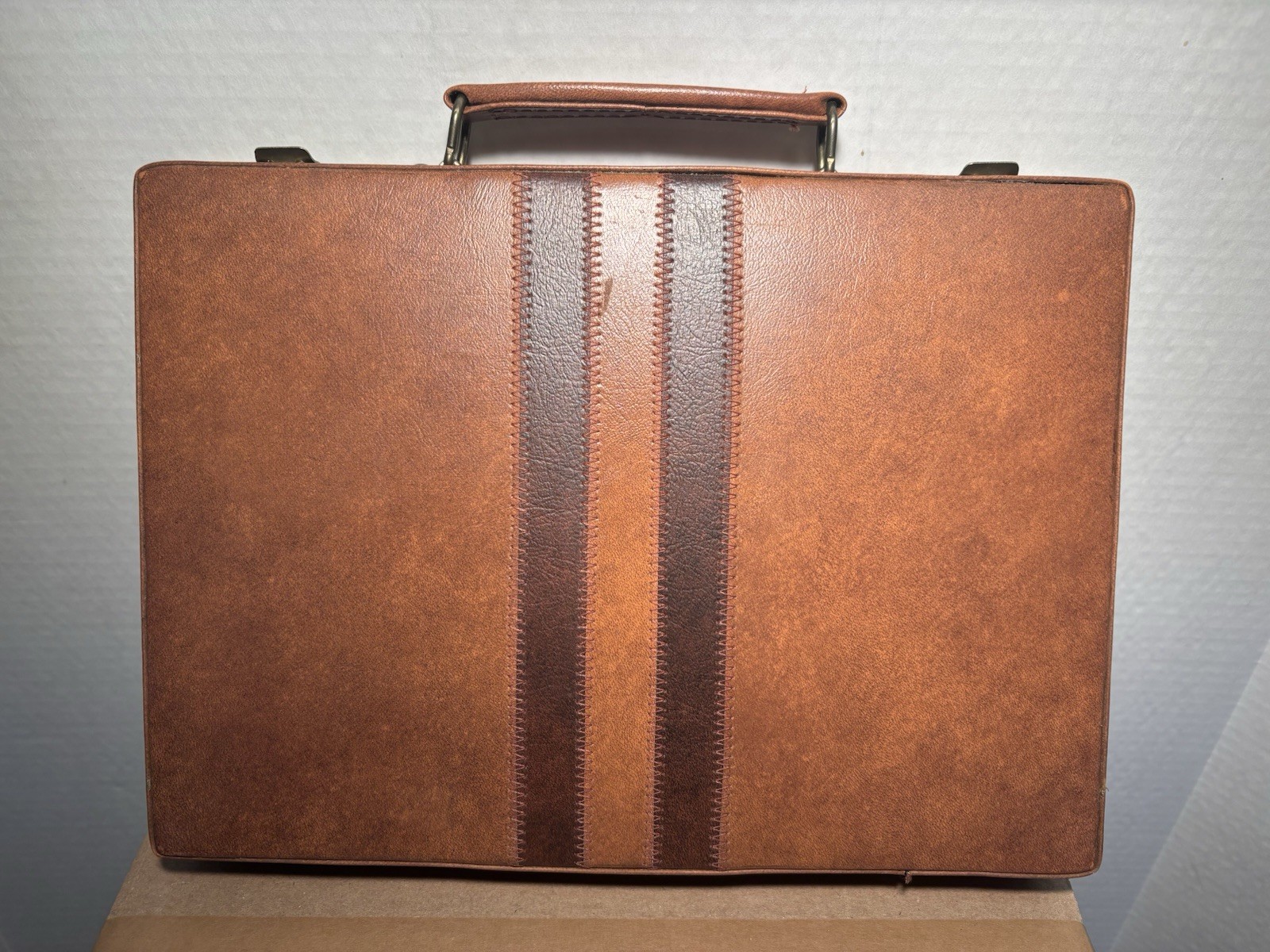 Vintage Backgammon Set in Leather Carrying Case, Unbranded – EUC
