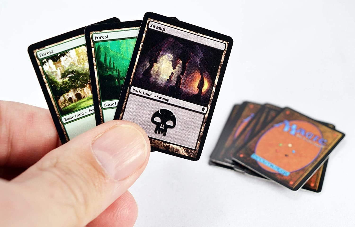 Worlds Smallest Magic: The Gathering Exclusive Collector Set Featuring Ajani VS.