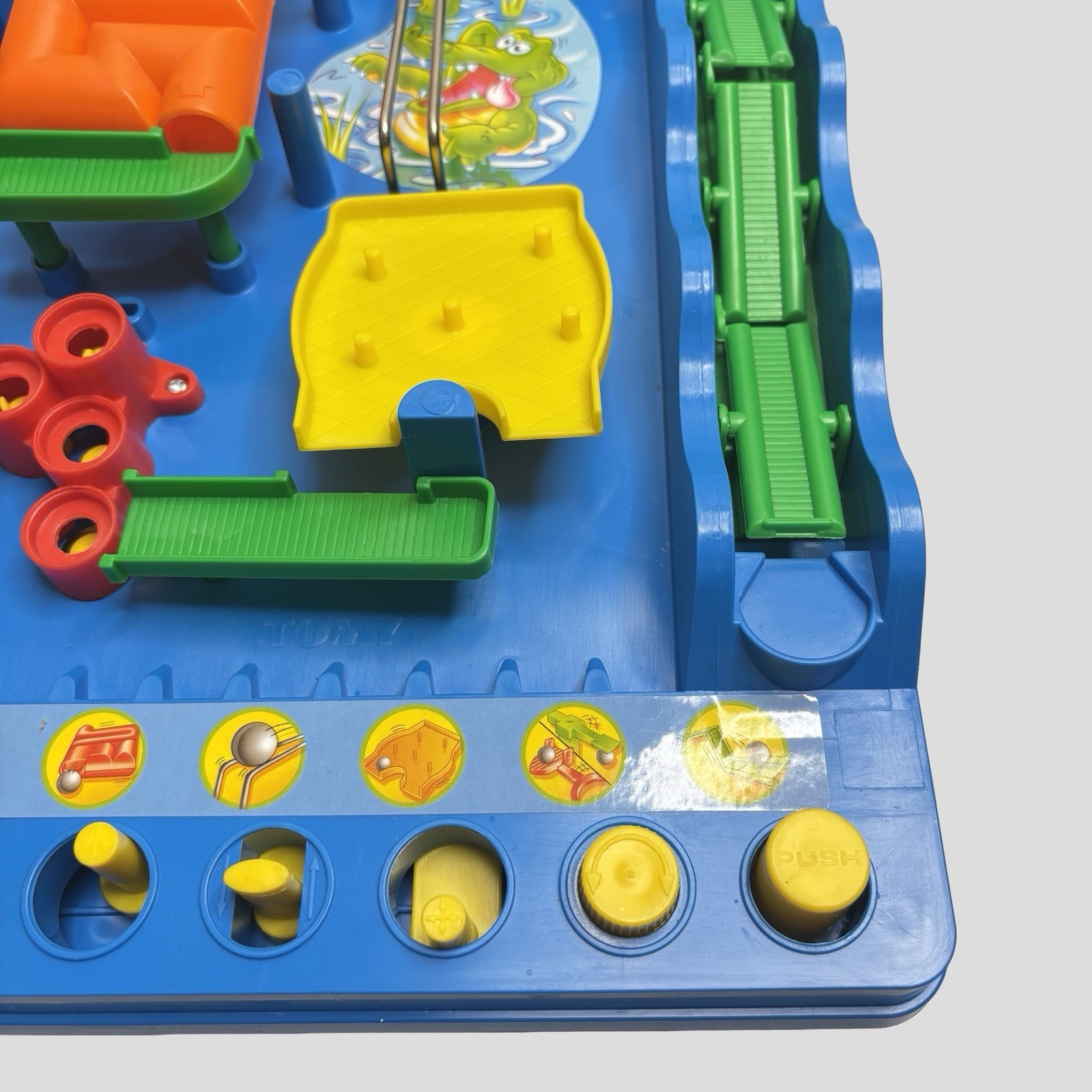 Tomy Screwball Scramble Obstacle Course Maze Board Game Complete 2008