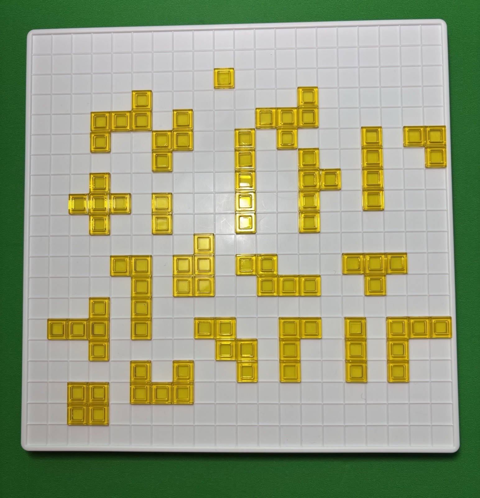 Blokus board game replacement part pieces – qty 21 yellow pieces Full Color Set