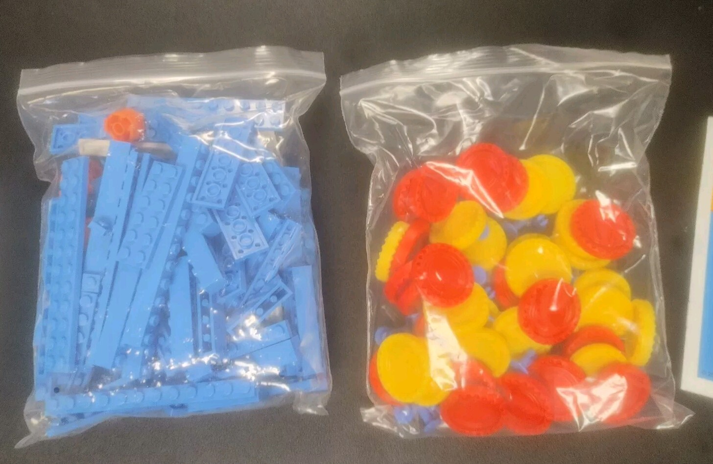 *as is* HASBRO U-BUILD CONNECT 4 LEGO SYSTEM BOARD GAME FUN STRATEGY GAME *as is