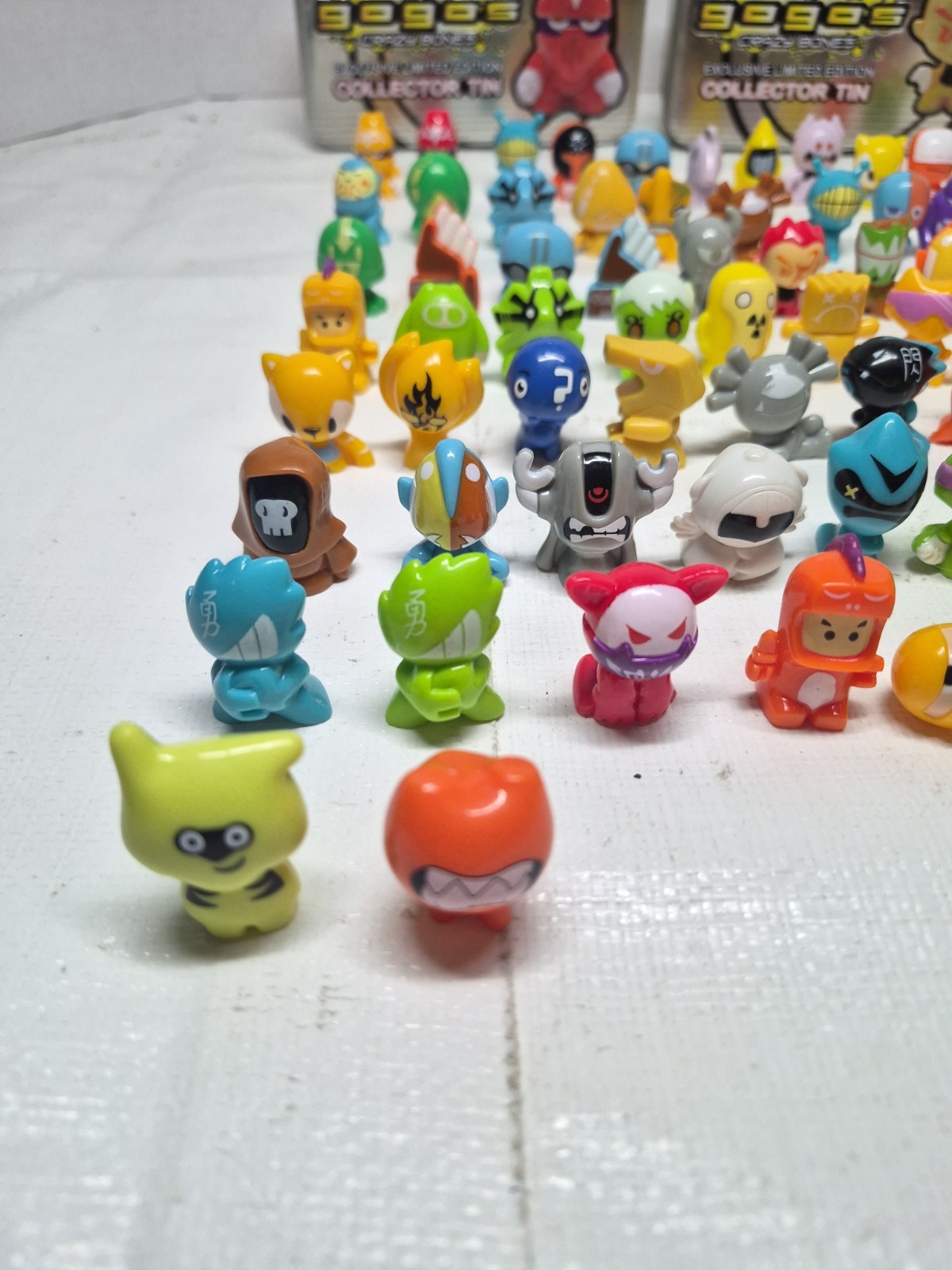 2010 JONA Gogo’s Crazy Bones Exclusive Ltd Edition Collector Tins 78 Figurines
