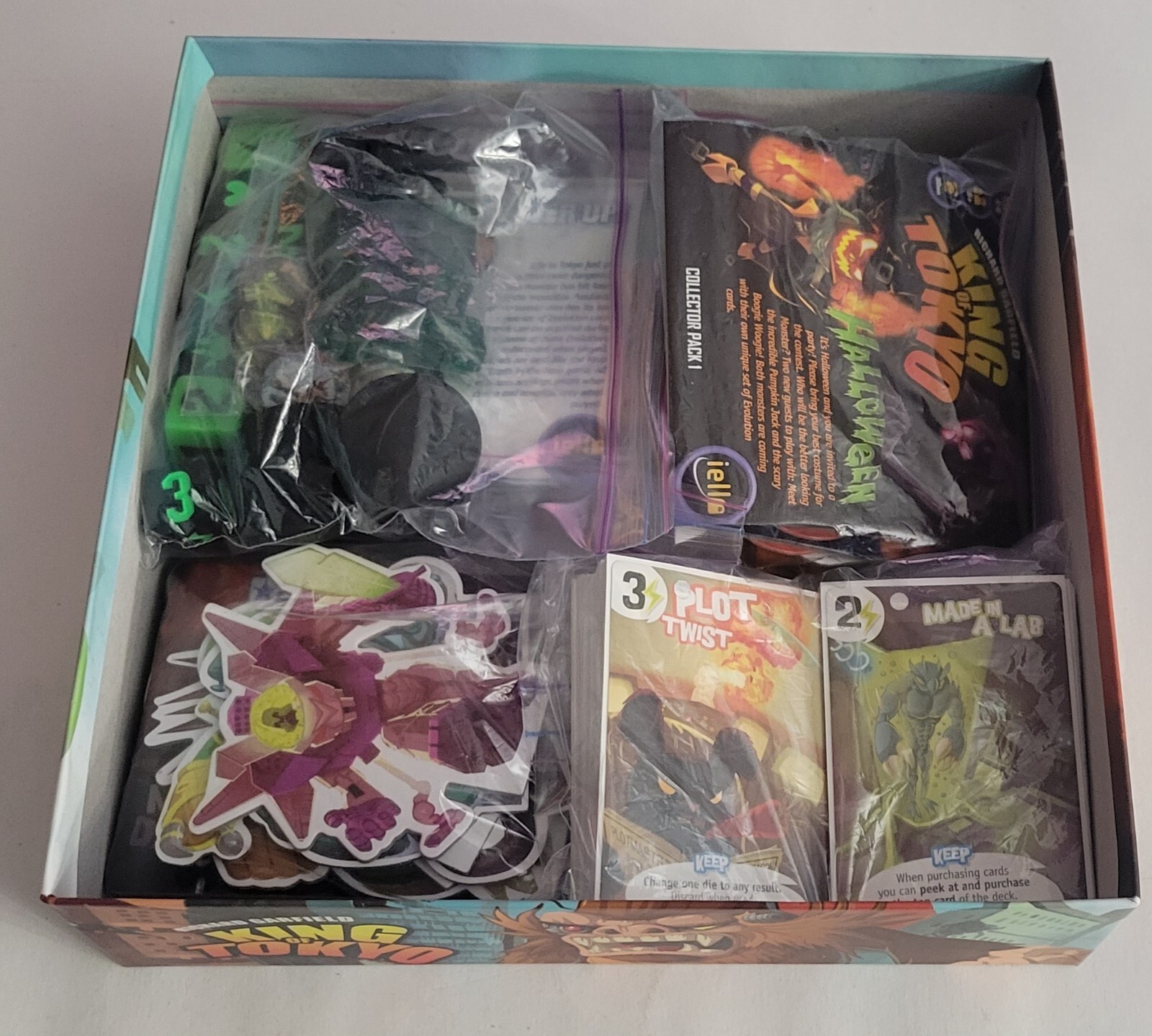 Iello- King of Tokyo Richard Garfield Board Game 2014 w/ Power Up! And Halloween