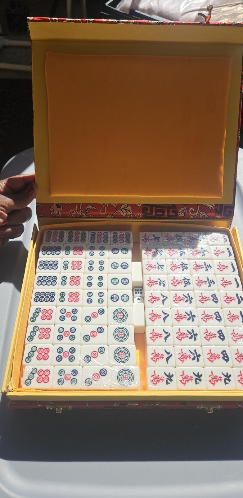 Hey! Play! Chinese Mahjong Game Set with 146 Tiles, Dice, and Ornate Storage…