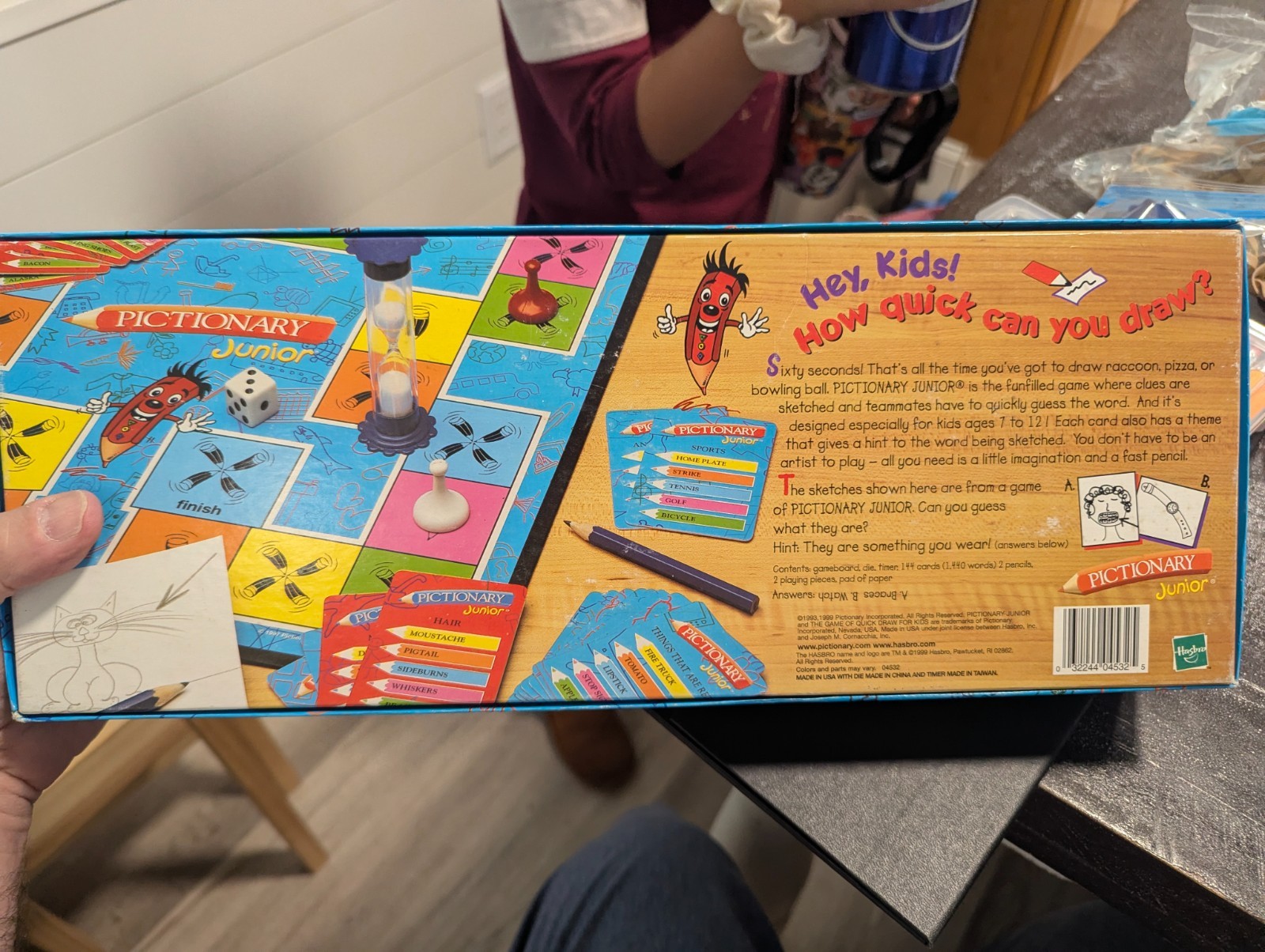 PICTIONARY JUNIOR Board Game 100% READY to PLAY 1993 VINTAGE AWARD WINNER