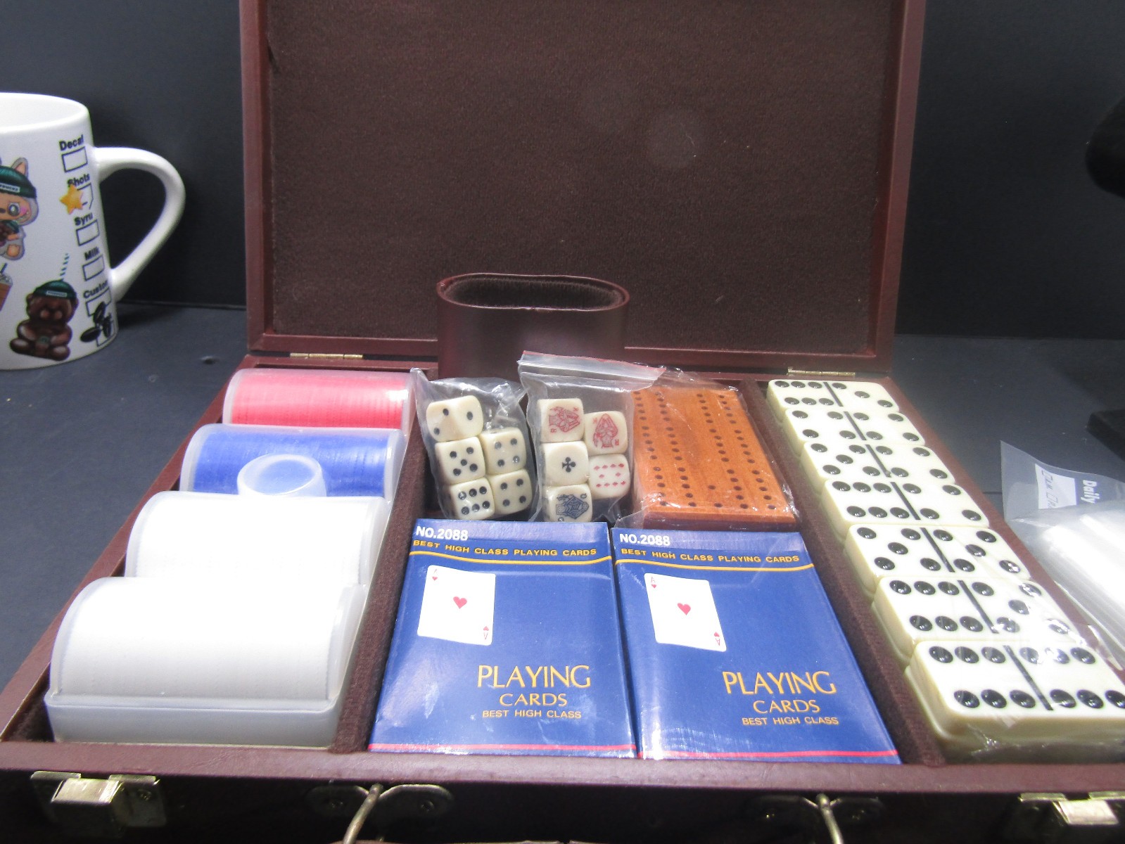 Multi Game Parlor & Board Game Set Poker Chips,Dice,Cribbage,Board Dominos,Cards