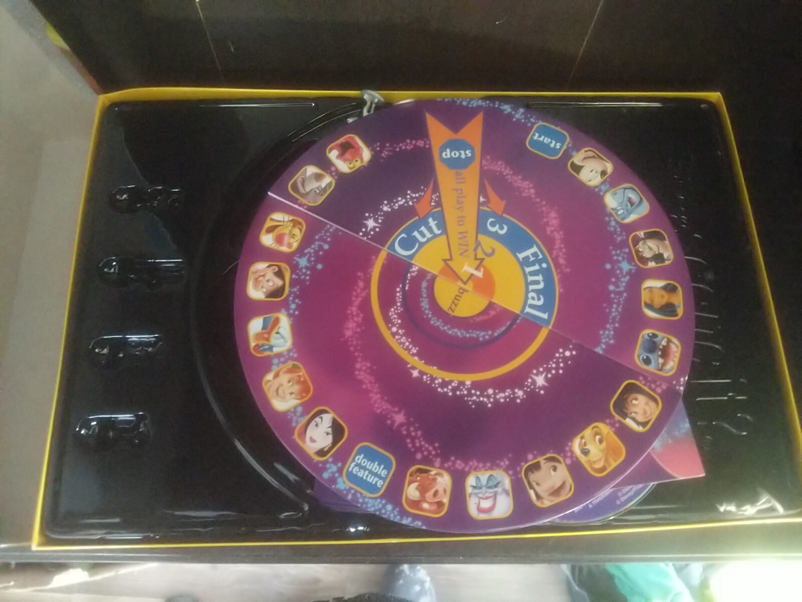 Disney Scene It – DVD Family Board Game – 2004 Edition – missing peice see pic