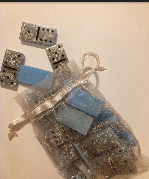 Dominos
