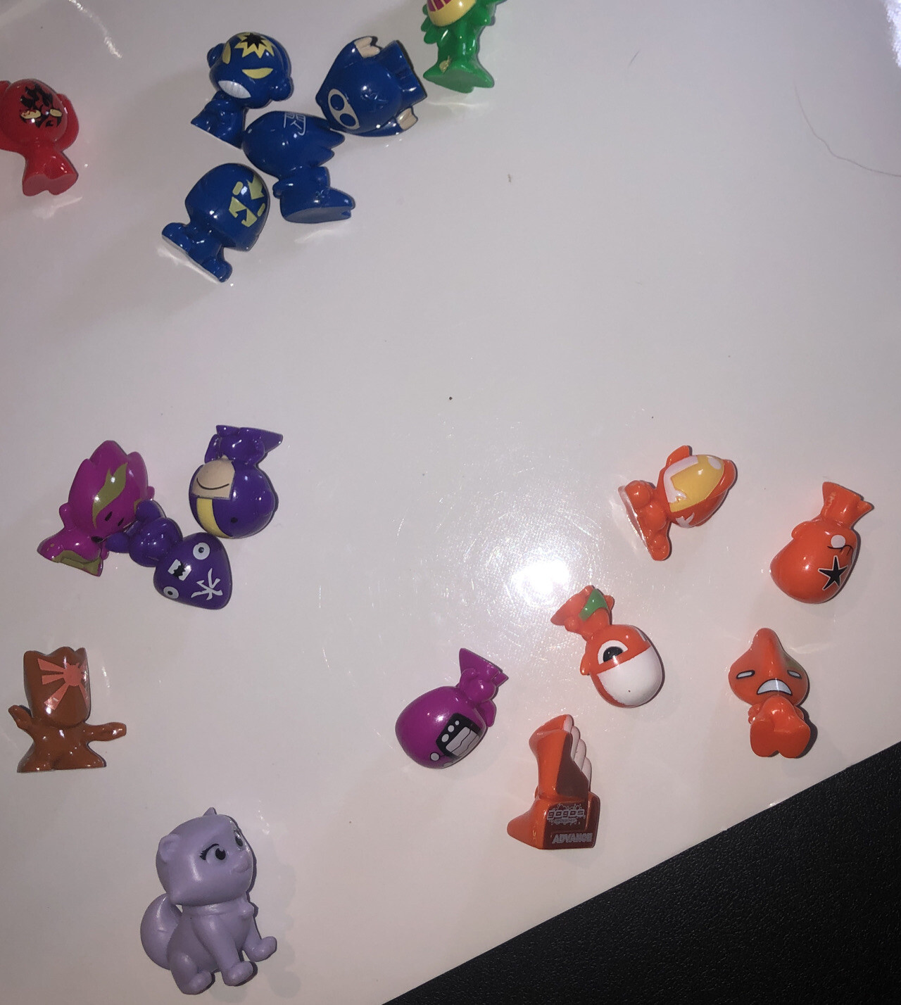 Gogos’ Crazy Bones Figures x 35 Lot Bundle and tin with stickers on it. see pic.