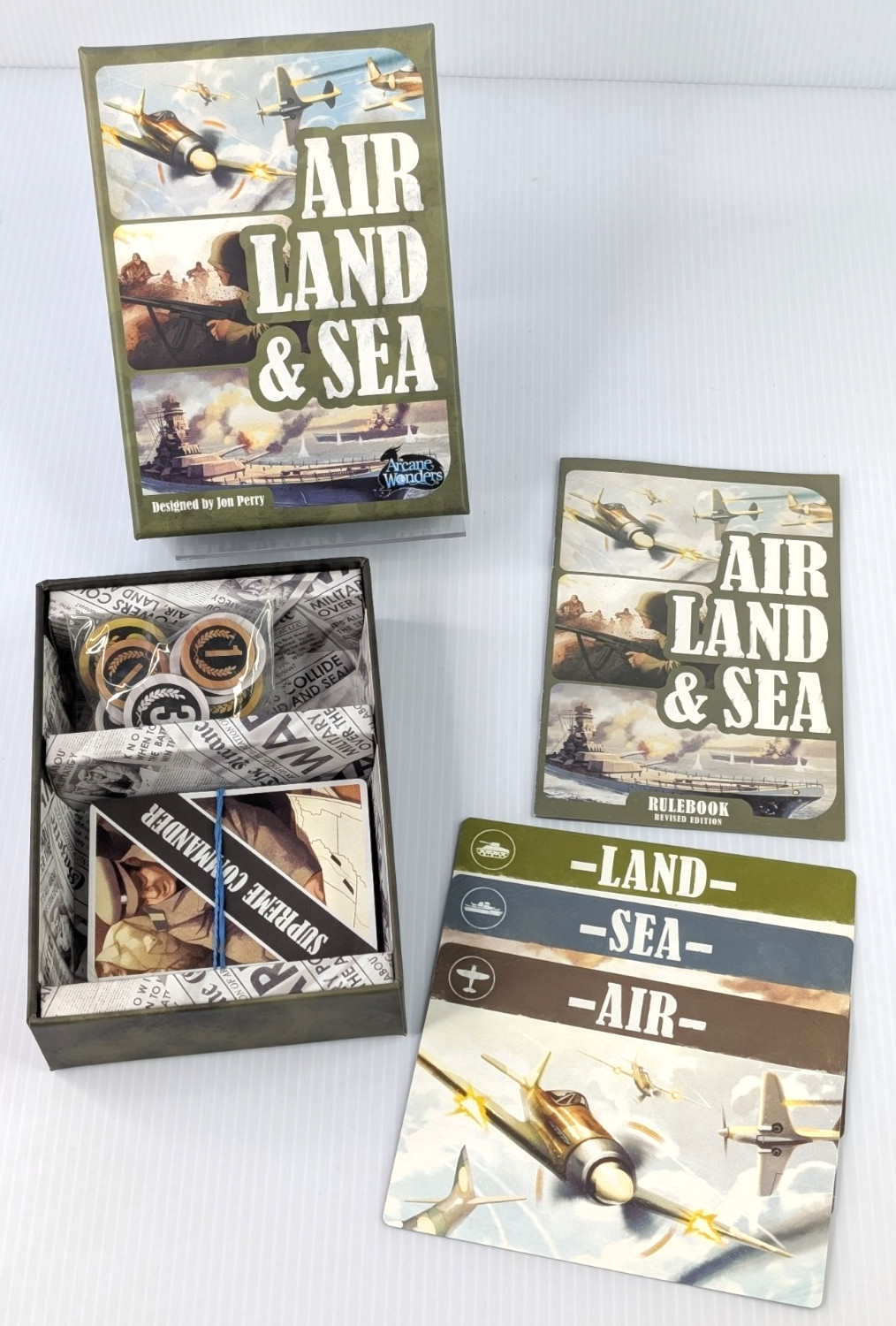 Air, Land & Sea Card Board Game Arcane Wonders, 100% COMPLETE
