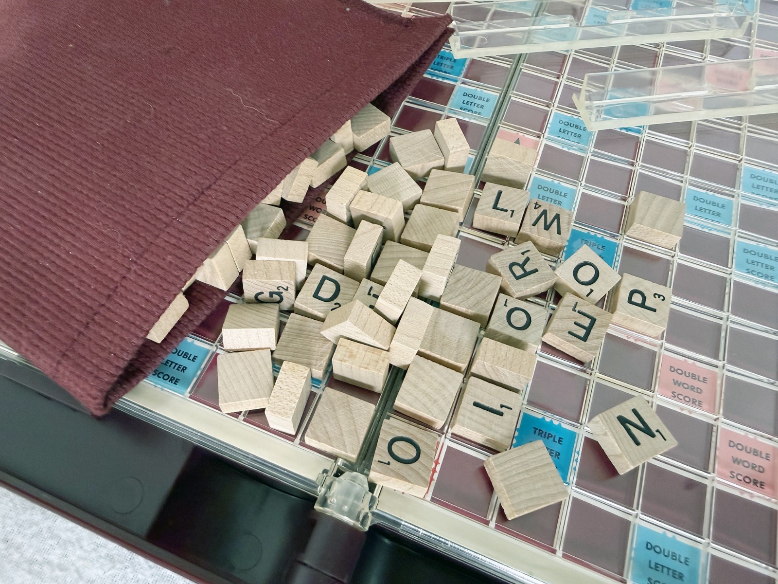1990 Scrabble Deluxe Travel Edition Crossword Game No. 4121 EUC Complete