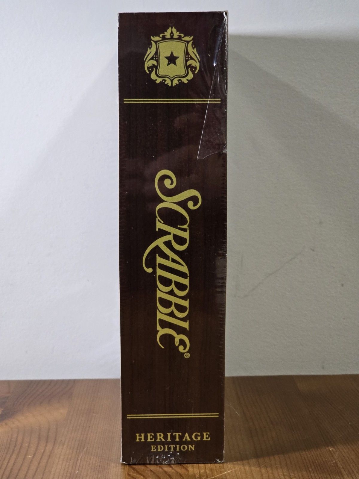 2025 Hasbro SCRABBLE HERITAGE EDITION – Wood Bookshelf Board Game NEW SEALED