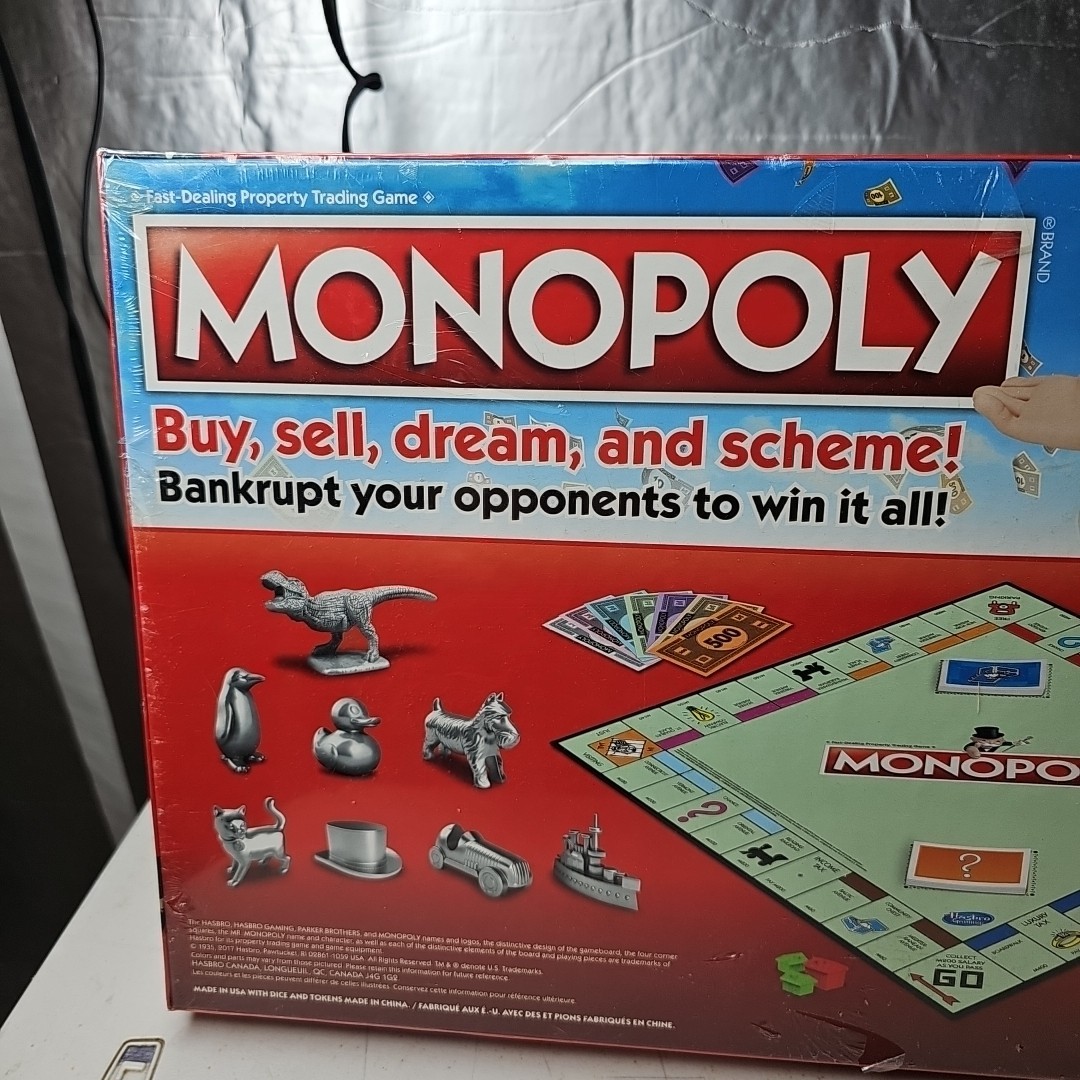 Monopoly Classic Board Game – Hasbro Gaming – Game Night – New Sealed