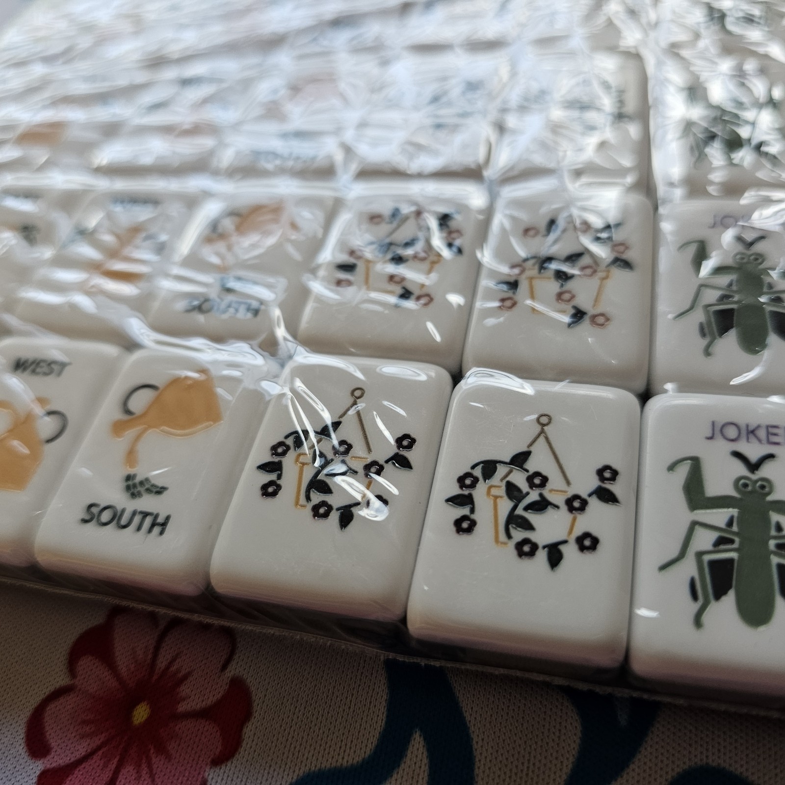 NEW! Unbranded House Plant Green Glass Backed Engraved Mahjong Tiles Set 160