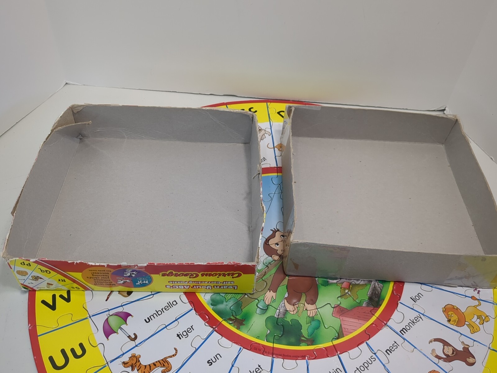 2007 Curious George Self Correcting Puzzle by Universal Complete Pre-owned