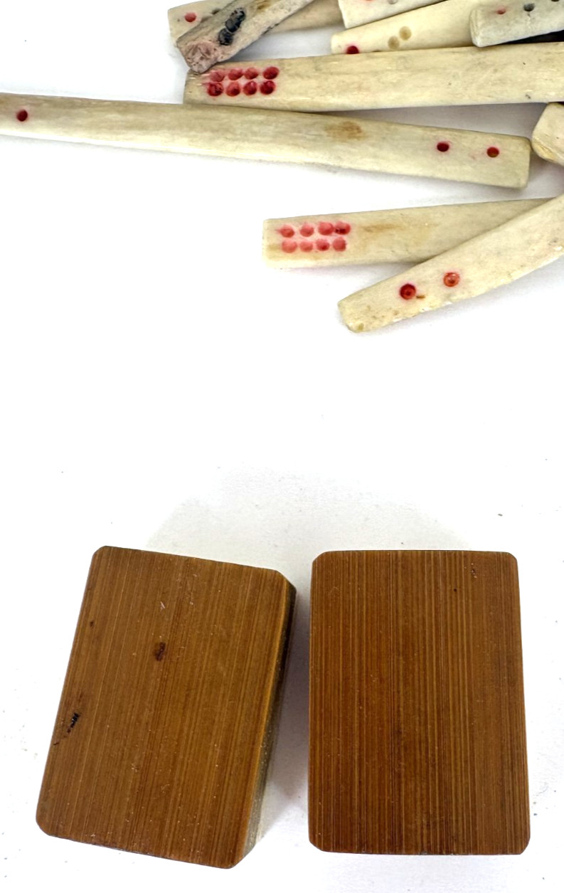 Vintage Mah Jong Set 133 Bamboo Tiles & 101 Sticks