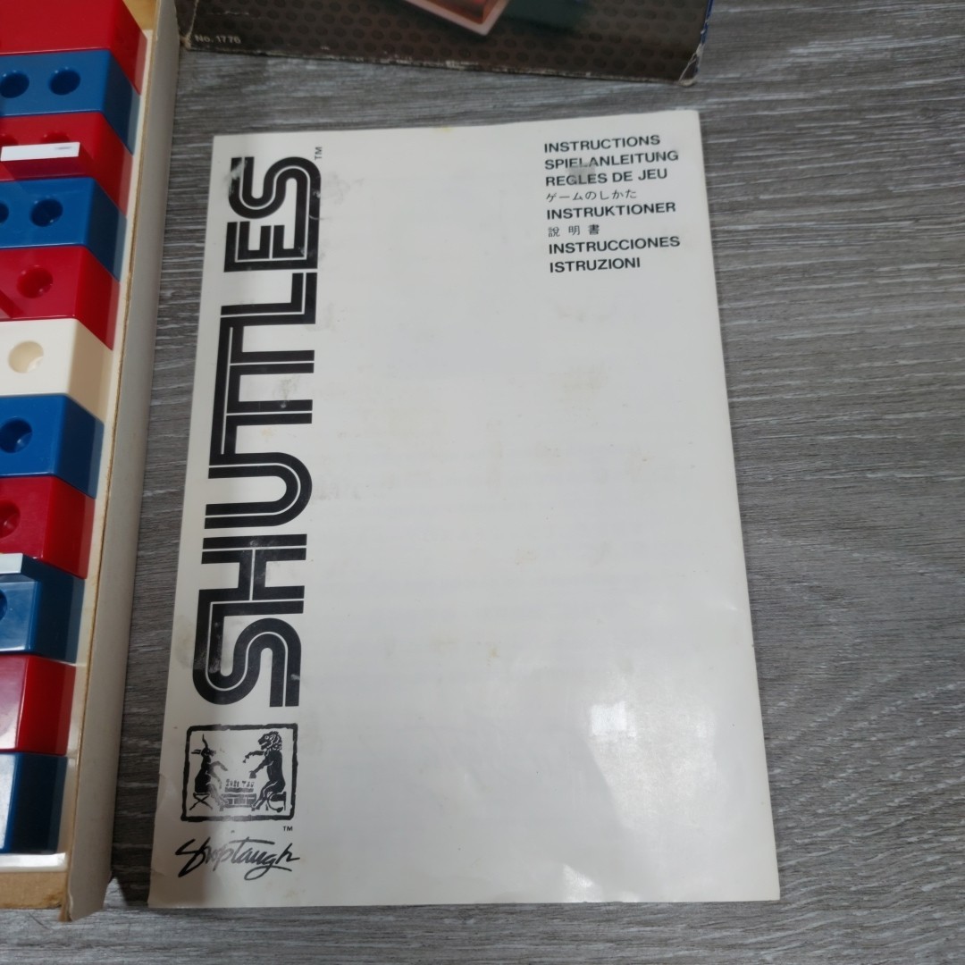 Shuttles The Moveable Strategy Game VMaze Fun 1996 Vintage