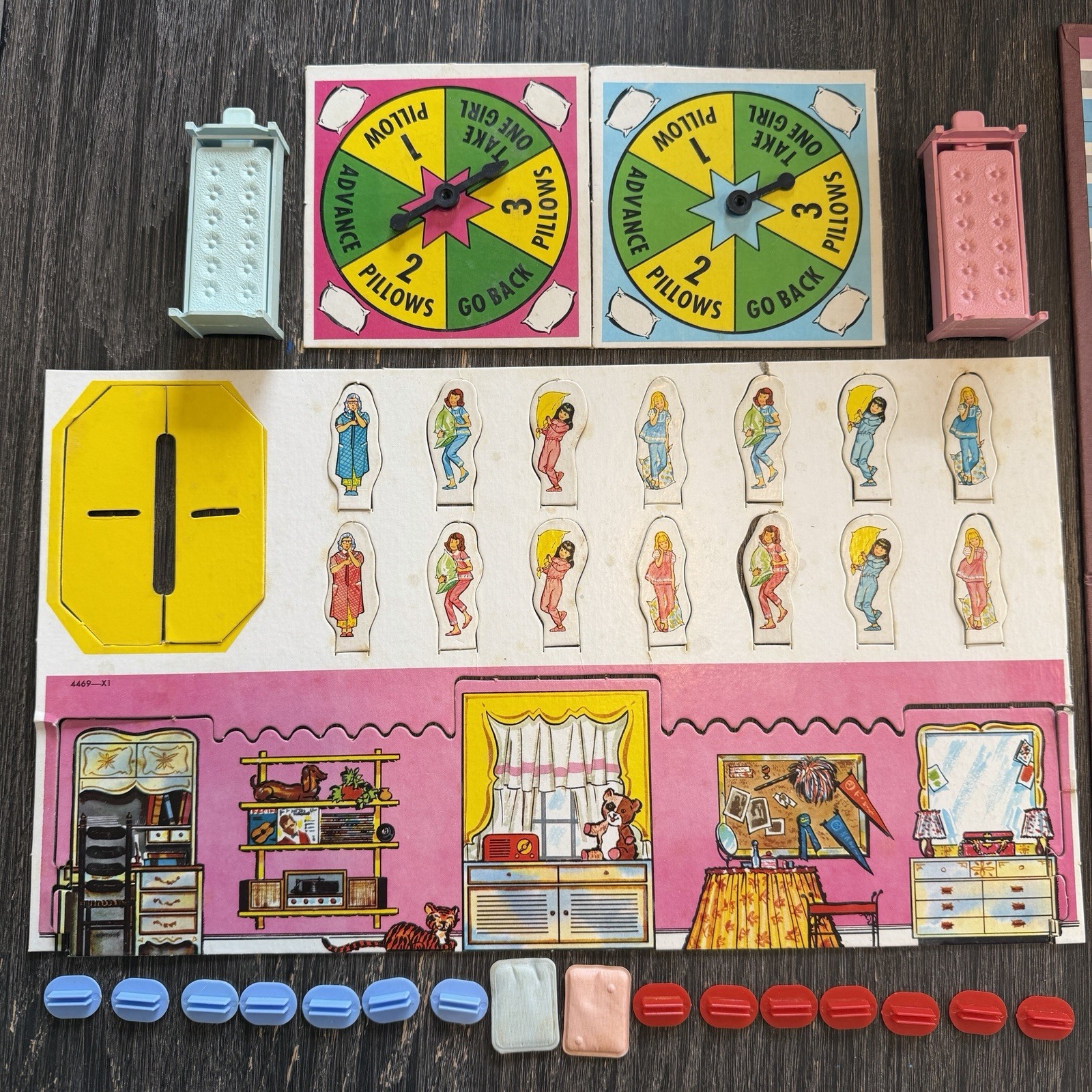 WOW Pillow Fight Game For Girls Board Game Milton Bradley Vintage 1964 COMPLETE!
