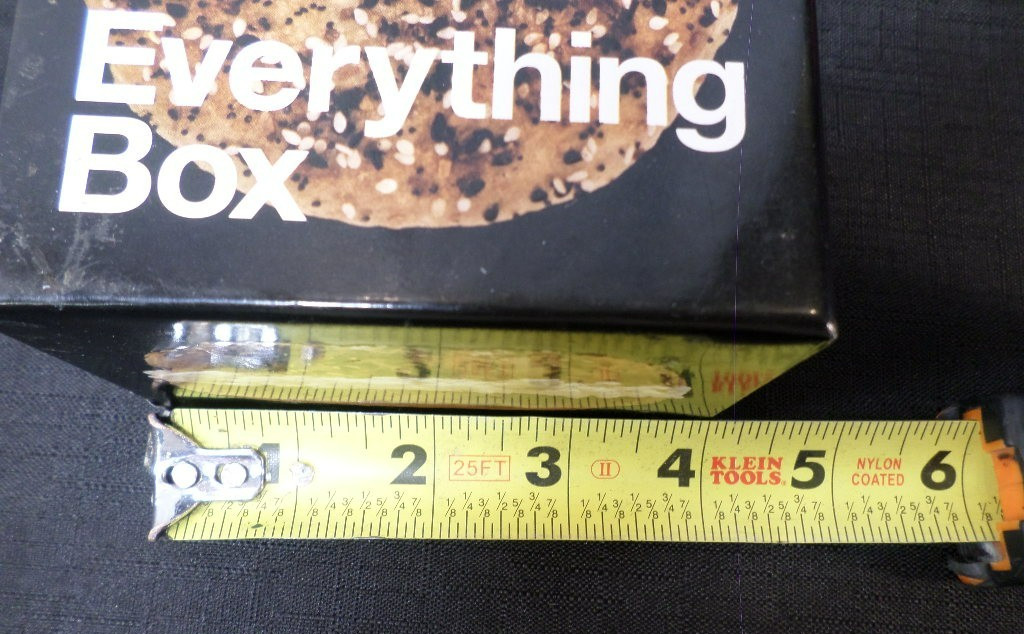 EUC CARDS AGAINST HUMANITY EVERYTHING BOX AGES 17+ GAME