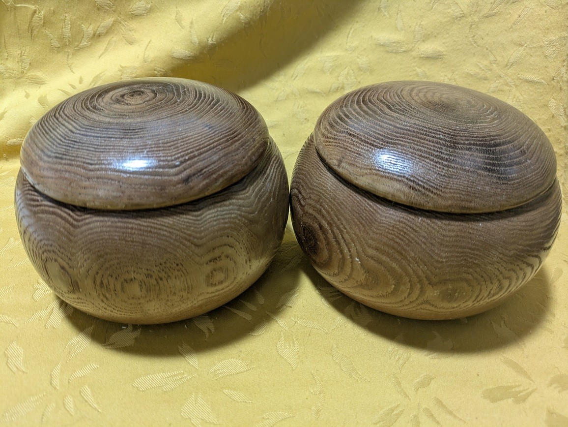 Vintage Suwabute Clam Go Stones Size22 made in Hyuga with Go Bowls Japan