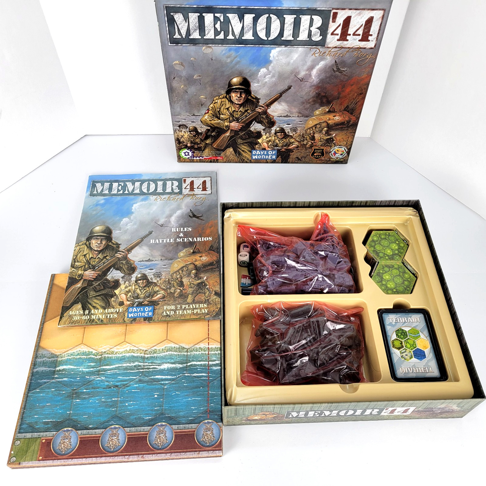 Memoir ’44 Days of Wonder Board Game Richard Borg Military Historical Complete