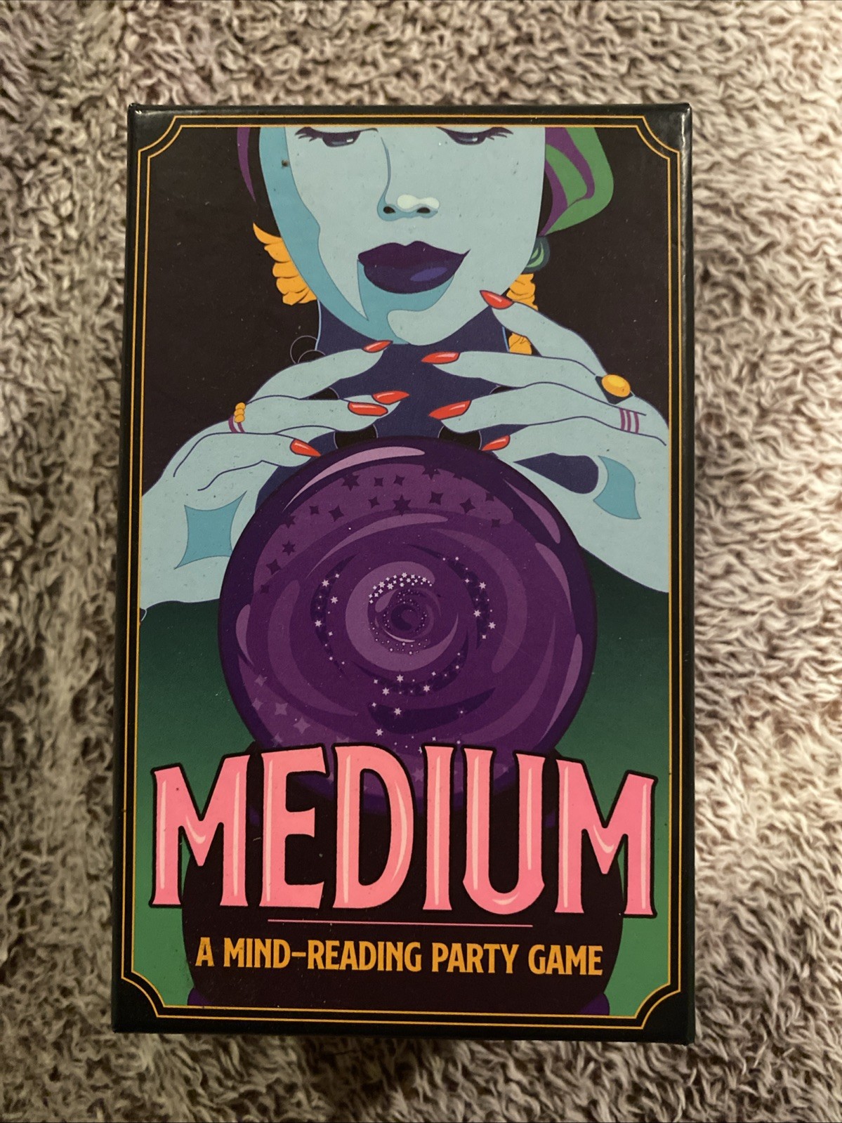 Medium -A Mind Reading Party Game – Greater Than Games – Unplayed – Cards Sealed