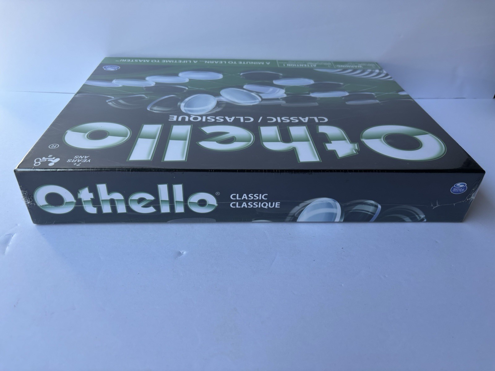 Othello Classic Family Strategy Board Game 2 Player Reversi Brain Teaser SEALED
