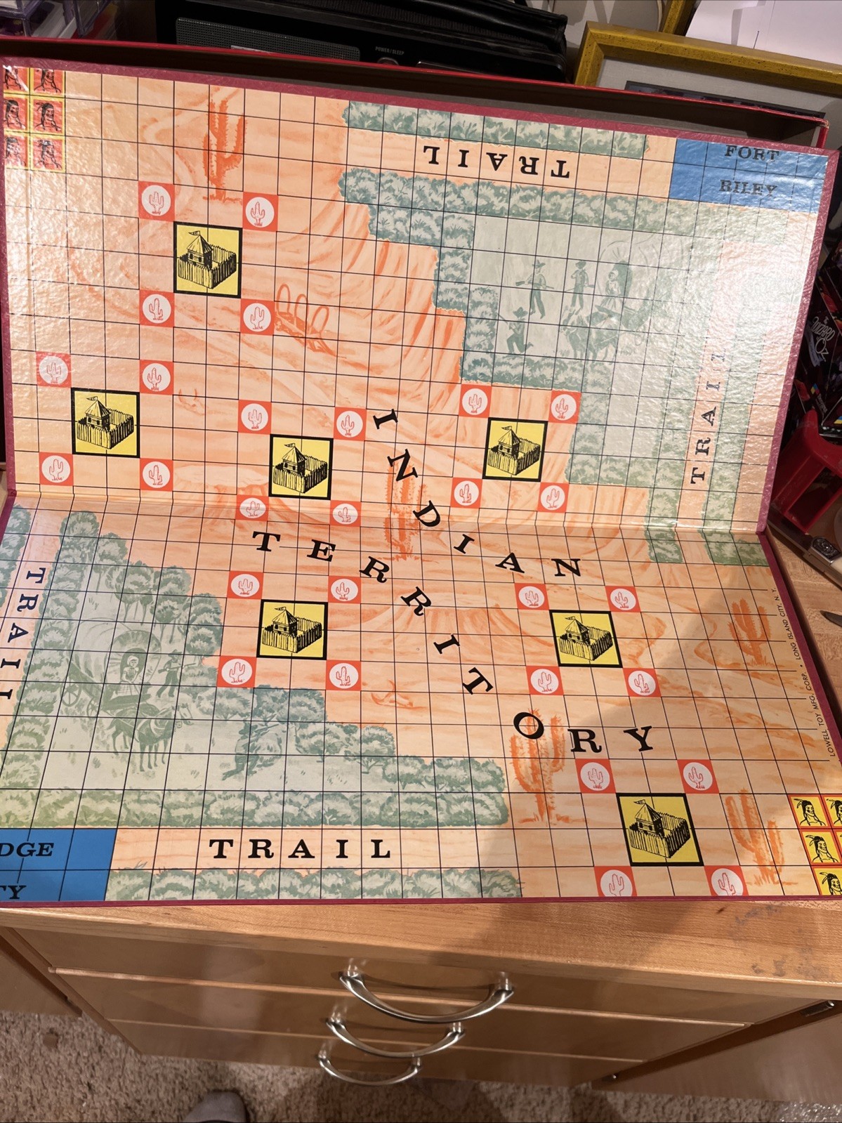 NOS NEVER PLAYED 1958 LOWELL Gunsmoke Boardgame James Arness Marshal Matt Dillon