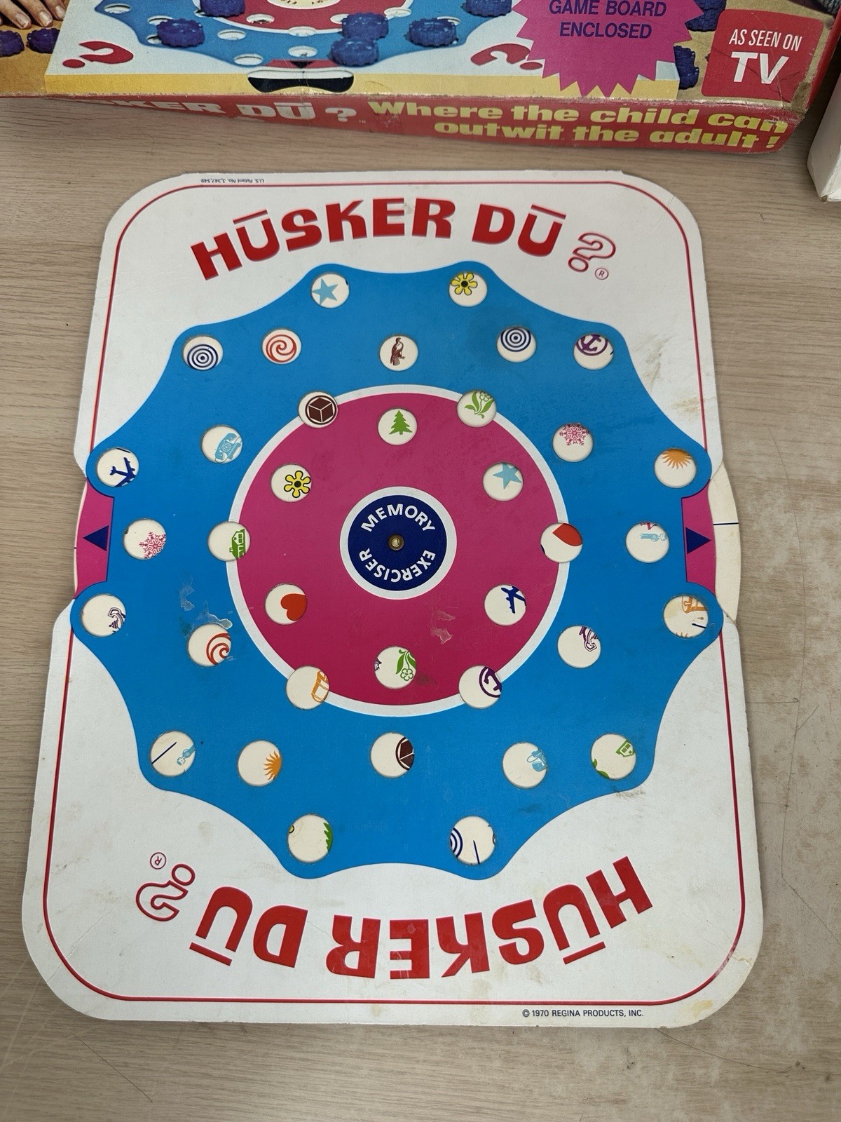 Vintage 1970 Husker Du? Memory Game – Regina Products Board Game w/ 35 Tokens
